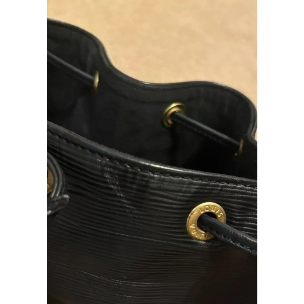 LOUIS VUITTON Epi Noe Shoulder Bag Black M44002 Adjustable strap